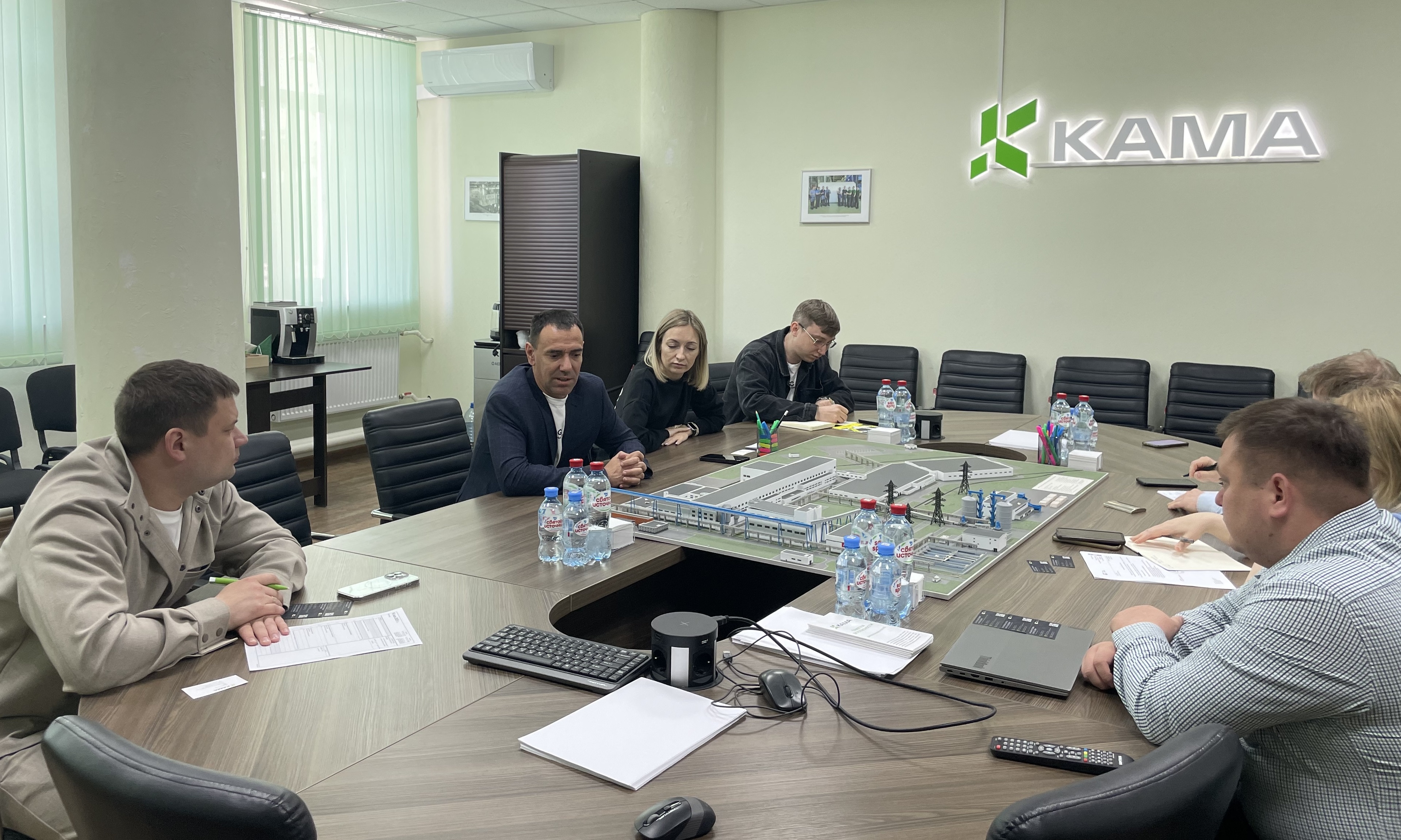 «КАМА» и компания «Глобал Кемикал» провели переговоры о развитии сотрудничества