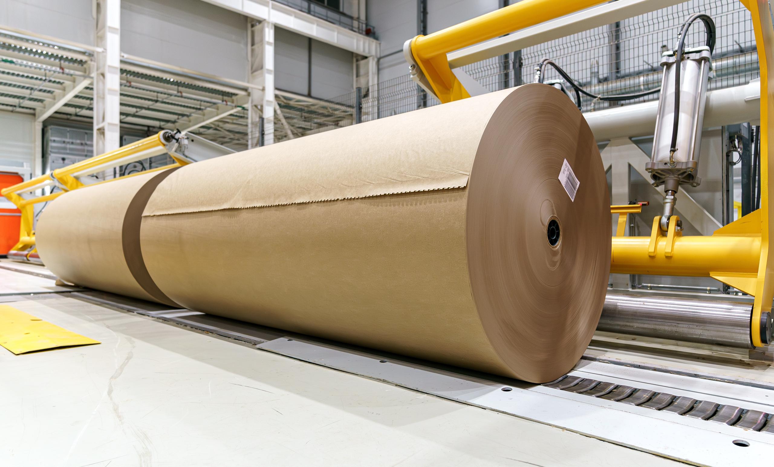 Производственный рекорд: комбинат в Усть-Илимске выработал миллионную тонну картона