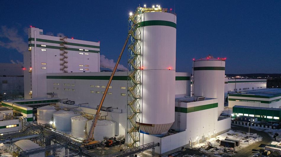 Группа «Илим» затягивает пояс