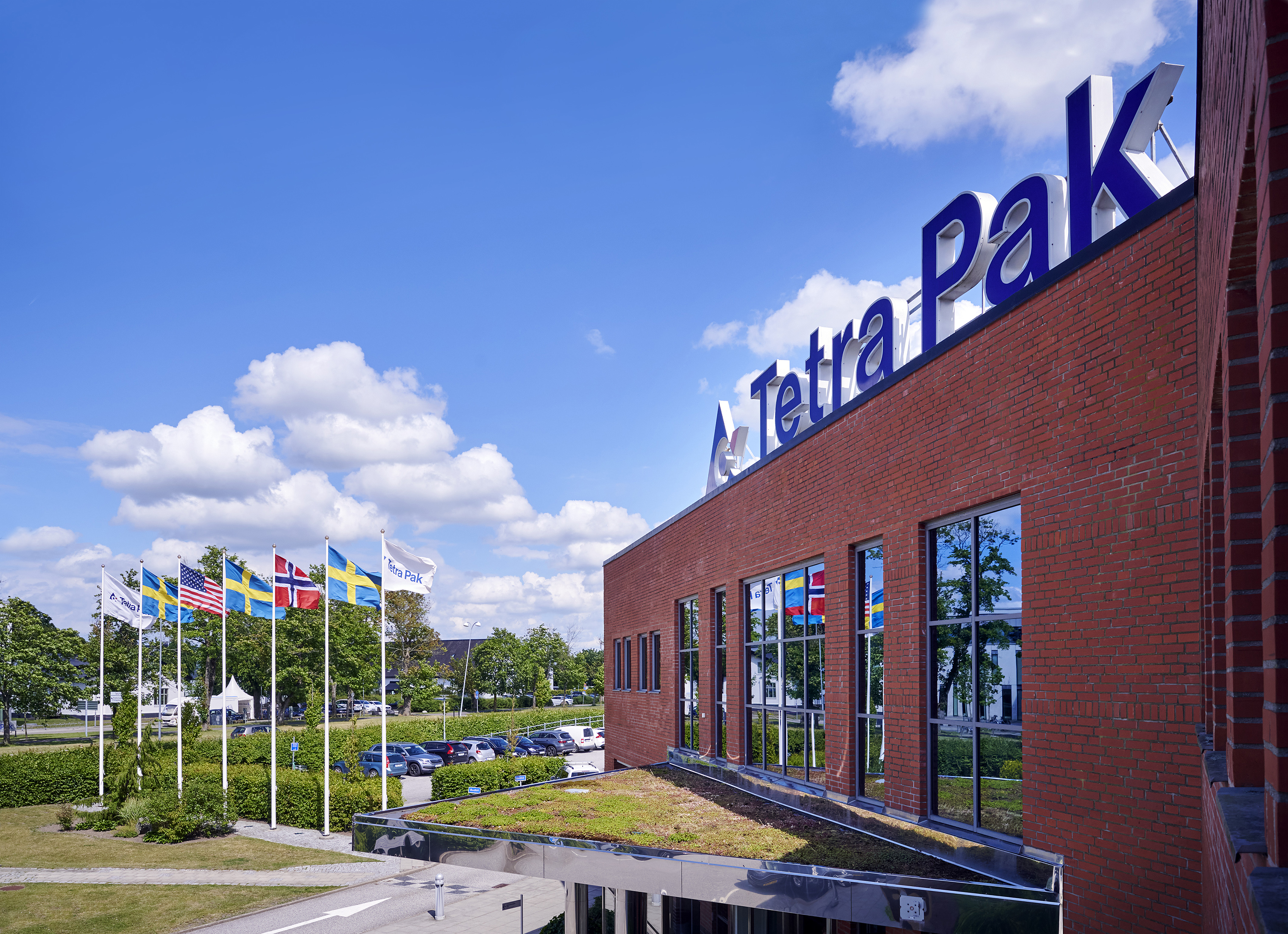 Tetra Pak инвестирует в производство бумажных барьерных материалов для упаковки