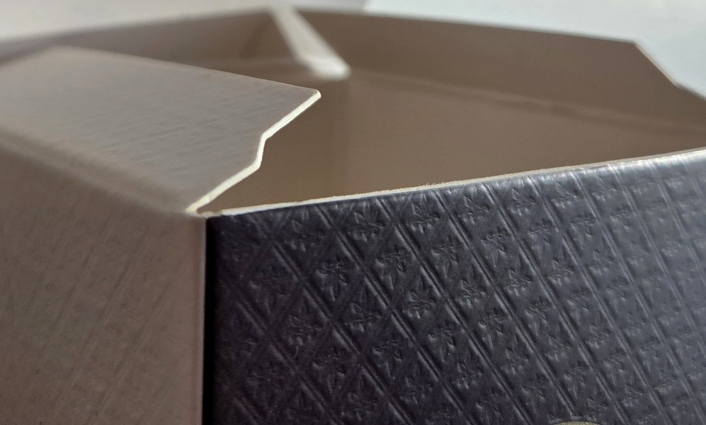 «КАМА» представила легкие картоны для премиальной кашированной упаковки